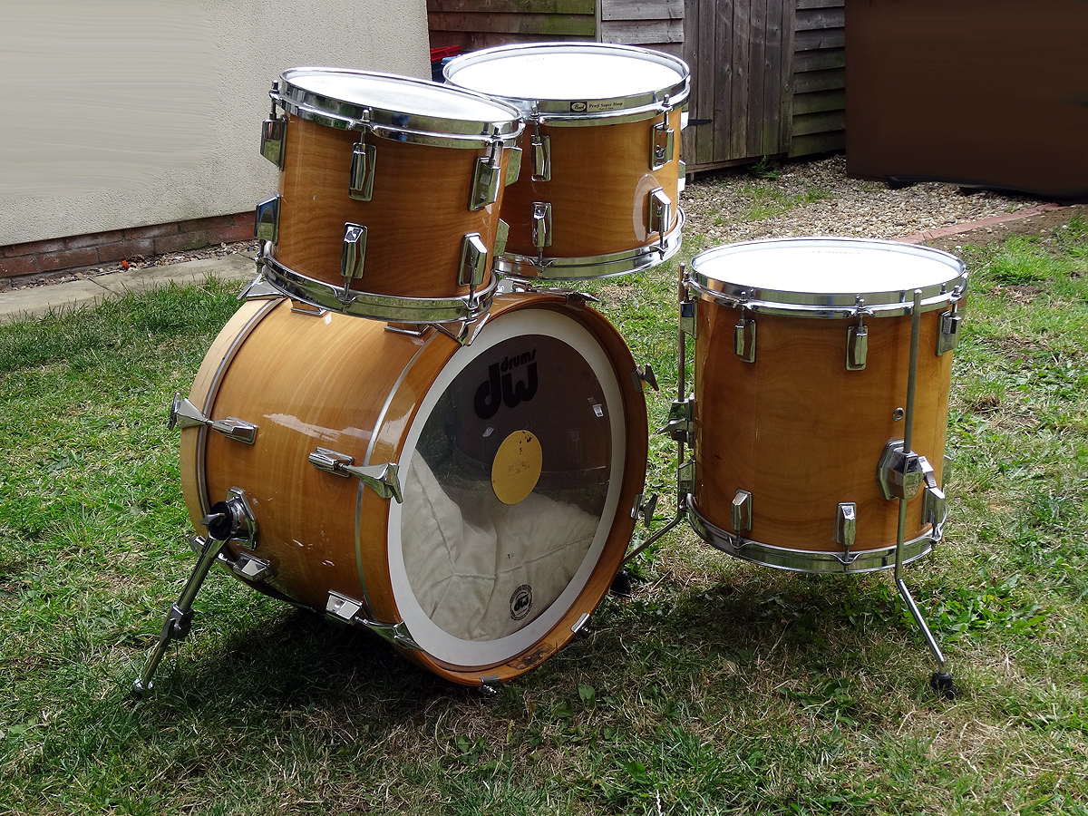 Pearl DLX 1984 Drum Kit